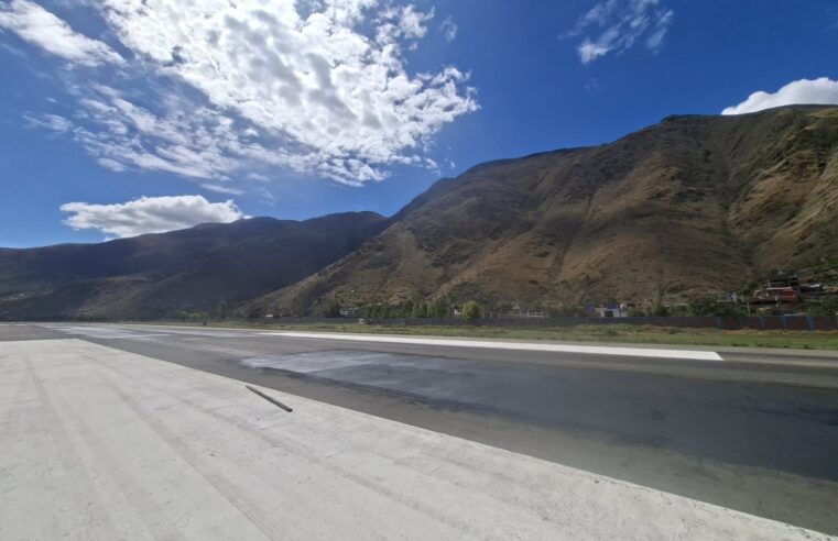 Vuelos se reanudan tras mejoras en pista de aterrizaje