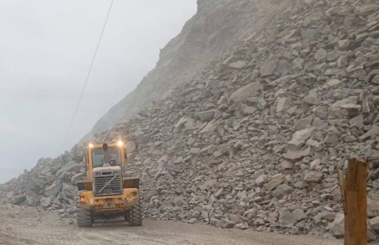 Derrumbe en Panamericana Sur obstruyó tránsito vehicular por 24 horas