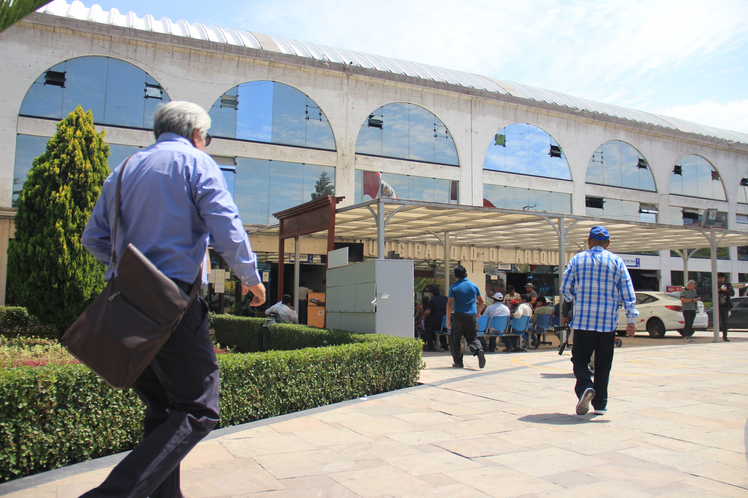 Tres cambios de funcionarios en Municipalidad de Arequipa