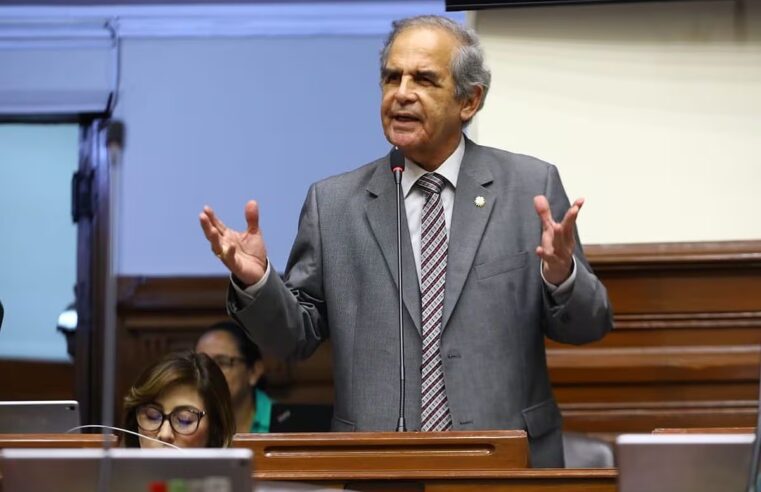 Chiabra oficializa su candidatura presidencial para elecciones 2026