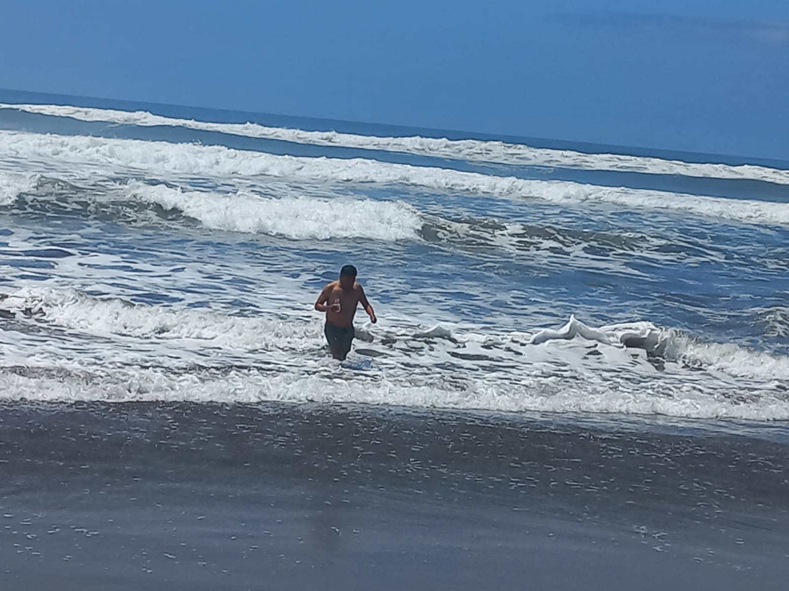 Desarrollan monitoreo sanitario en playas de Arequipa previo al verano
