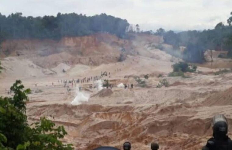COLOMBIA ASESINAN MINEROS.