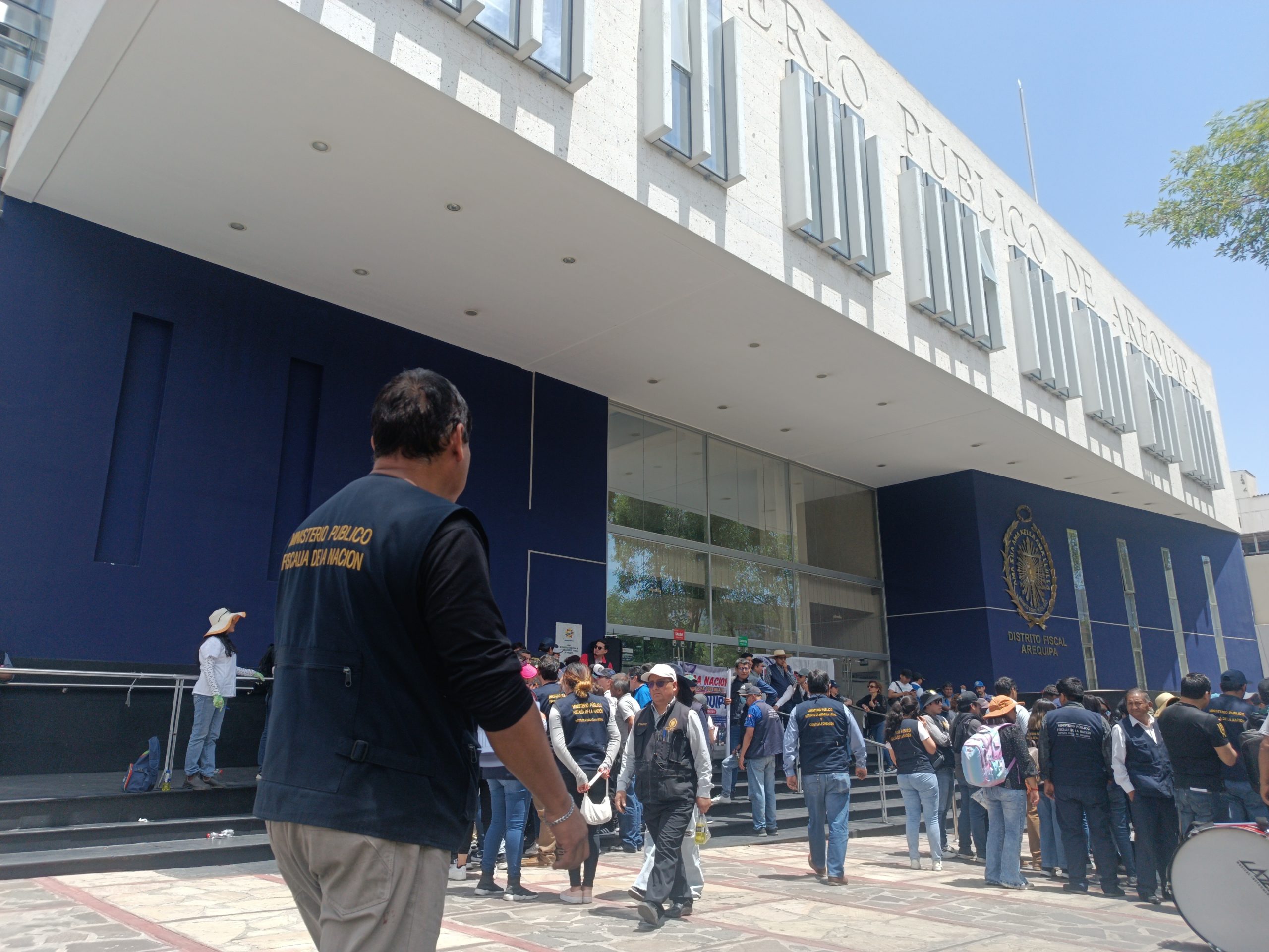 Trabajadores del Ministerio Público amenazan con huelga indefinida