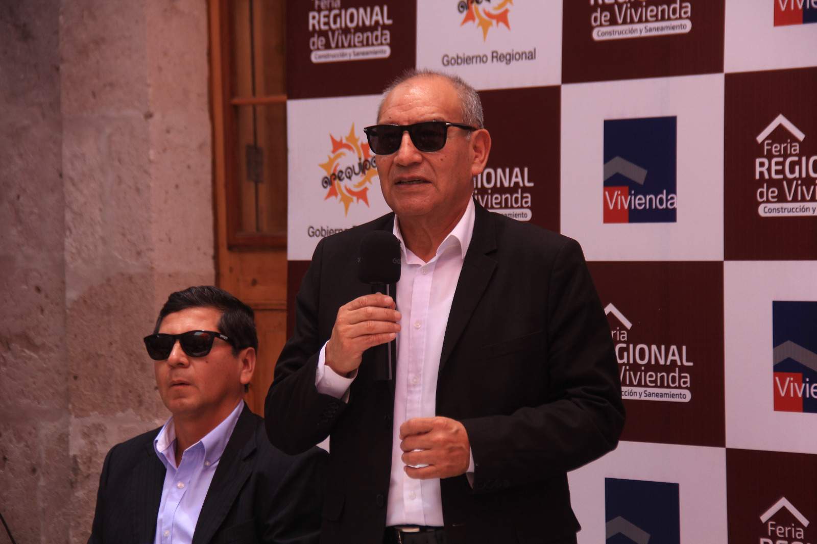 Buscan comprometer a ministro de Vivienda a ampliar proyectos en Arequipa