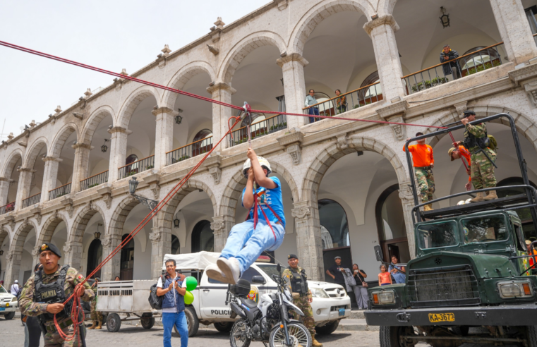 Promueven prevención vial y acercan labor policial a ciudadanía arequipeña