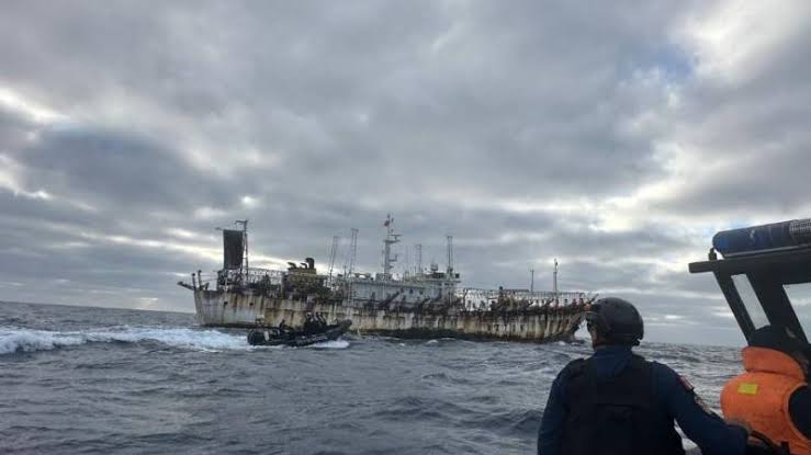El Ejecutivo no está protegiendo nuestros recursos marinos