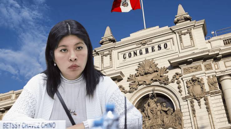 Congreso salva a expremier Chávez, asilada por México