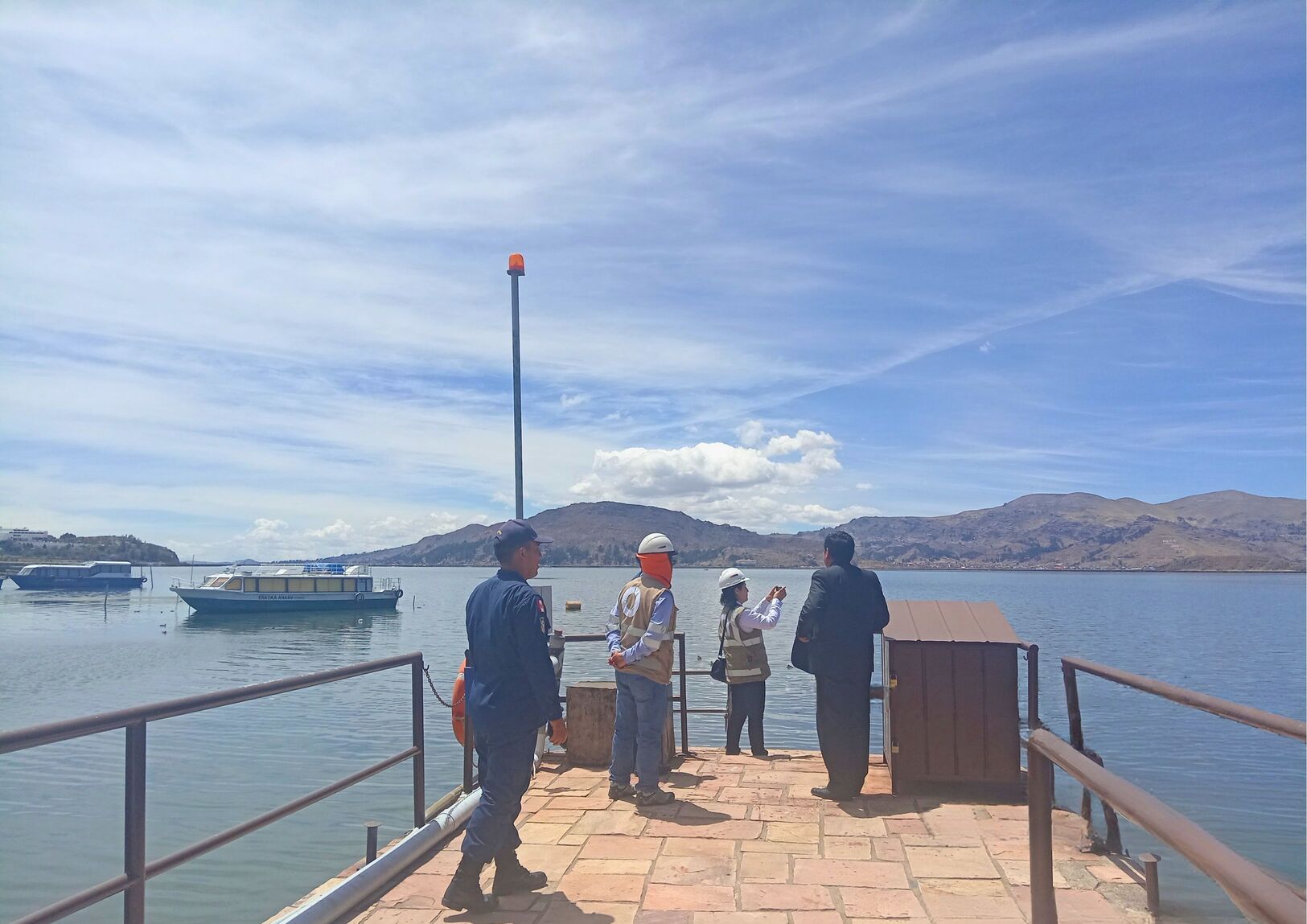 Supervisan obligaciones ambientales en embarcadero del lago Titicaca