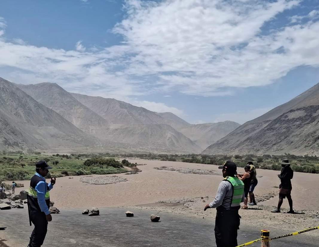 Anuncian seguimiento a acciones preventivas por lluvias en Camaná
