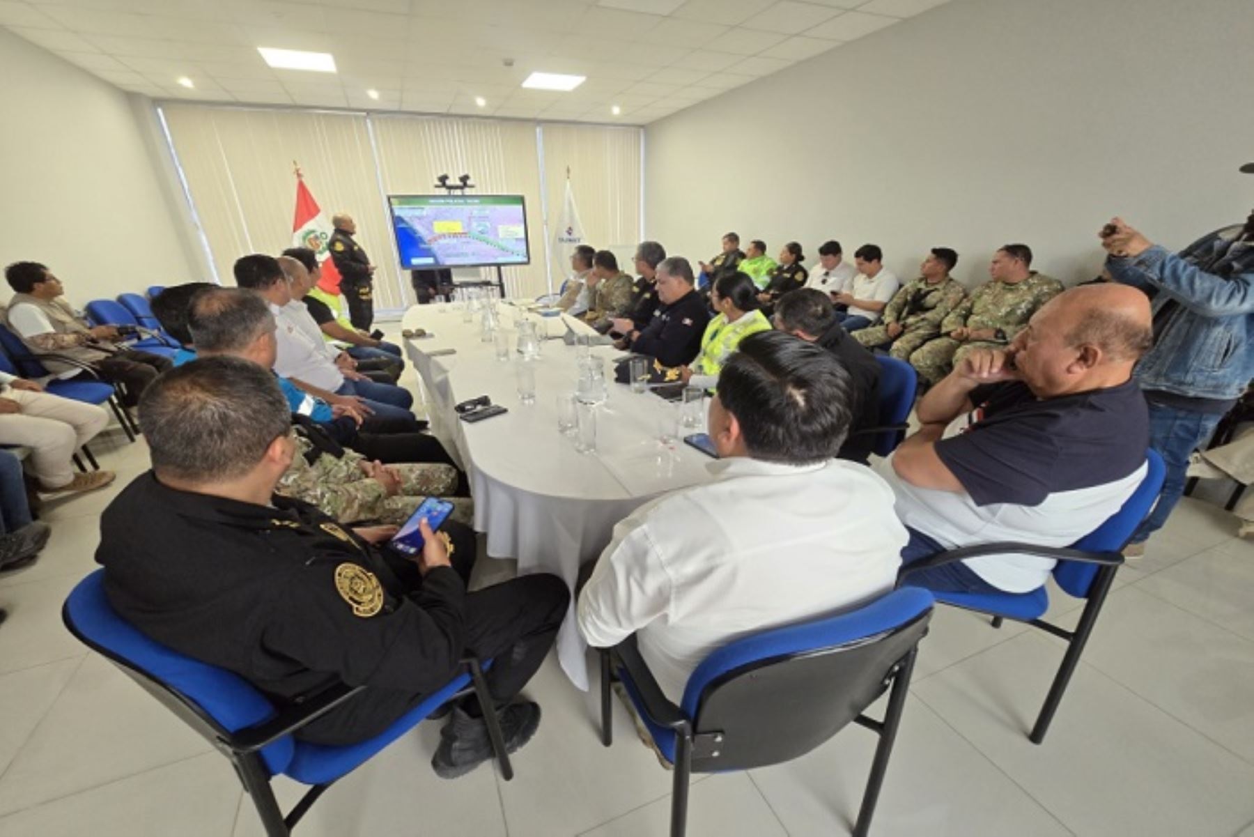 Autoridades coordinan acciones para garantizar control fronterizo