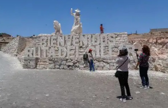 Esculturas monumentales rinden homenaje a la identidad arequipeña