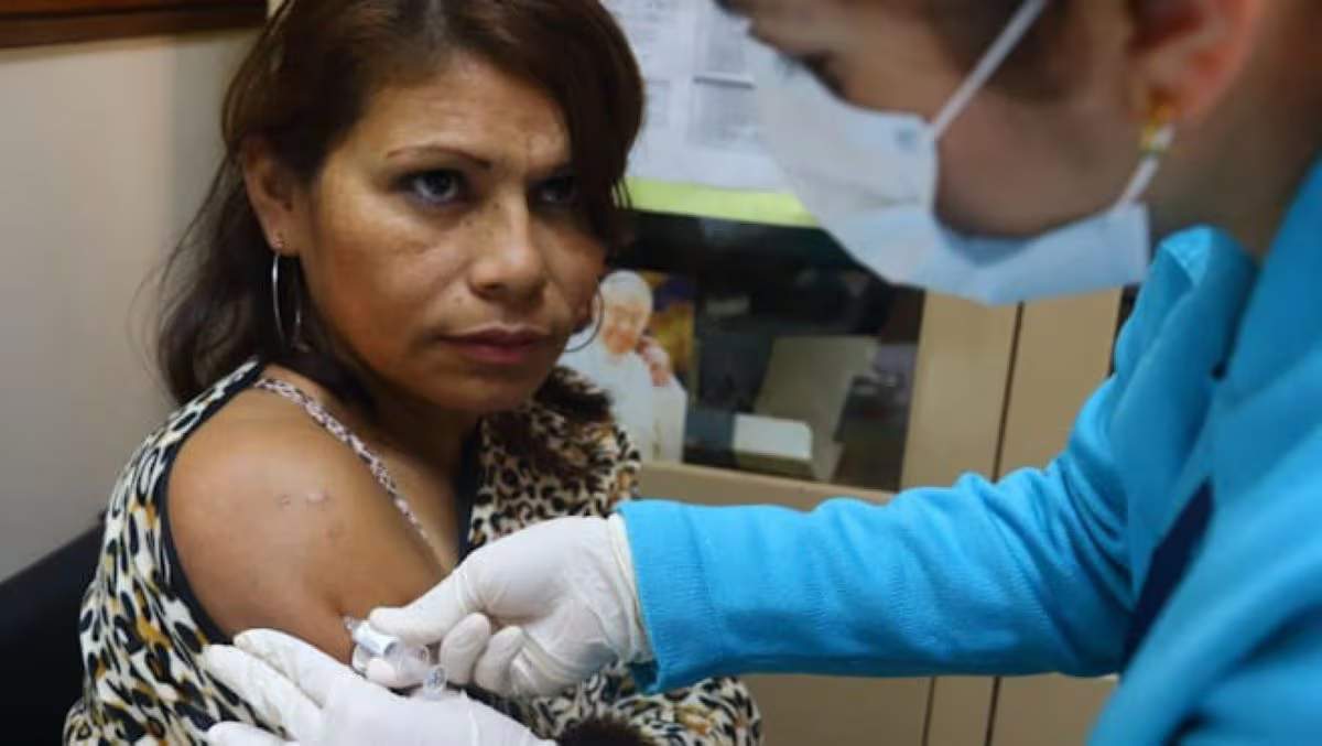 Hospital Honorio Delgado se queda sin vacunas contra la fiebre amarilla