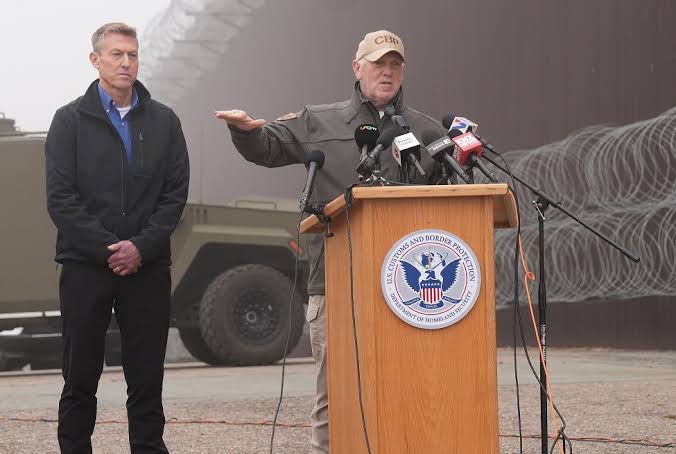 EE.UU. pide a los inmigrantes «Ilegales “ que se vayan a casa»