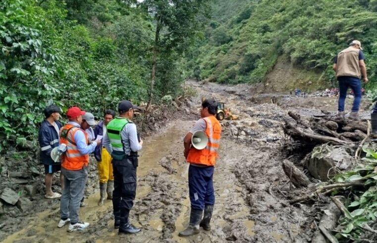 Huaico deja 2 heridos, 6 familias damnificadas y puente destruido