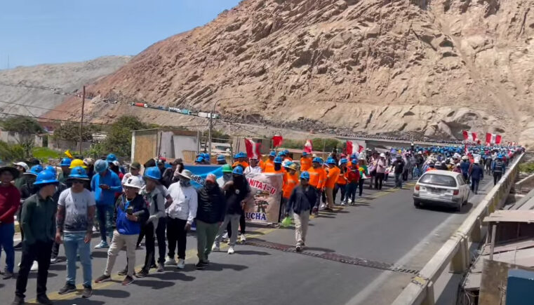 Bloqueo minero dn Panamericana Sur se intensifica en cuarto día