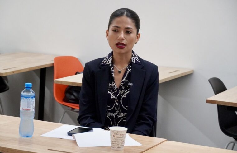 HOSPITALES PARALIZADOS. Congresista Diana Gonzales promete fechas que nunca se cumplen