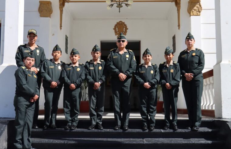 EL PUEBLO HECHO LEY CUMPLE 37 AÑOS. Enseñar a los niños que la PNP existe para protegerlos