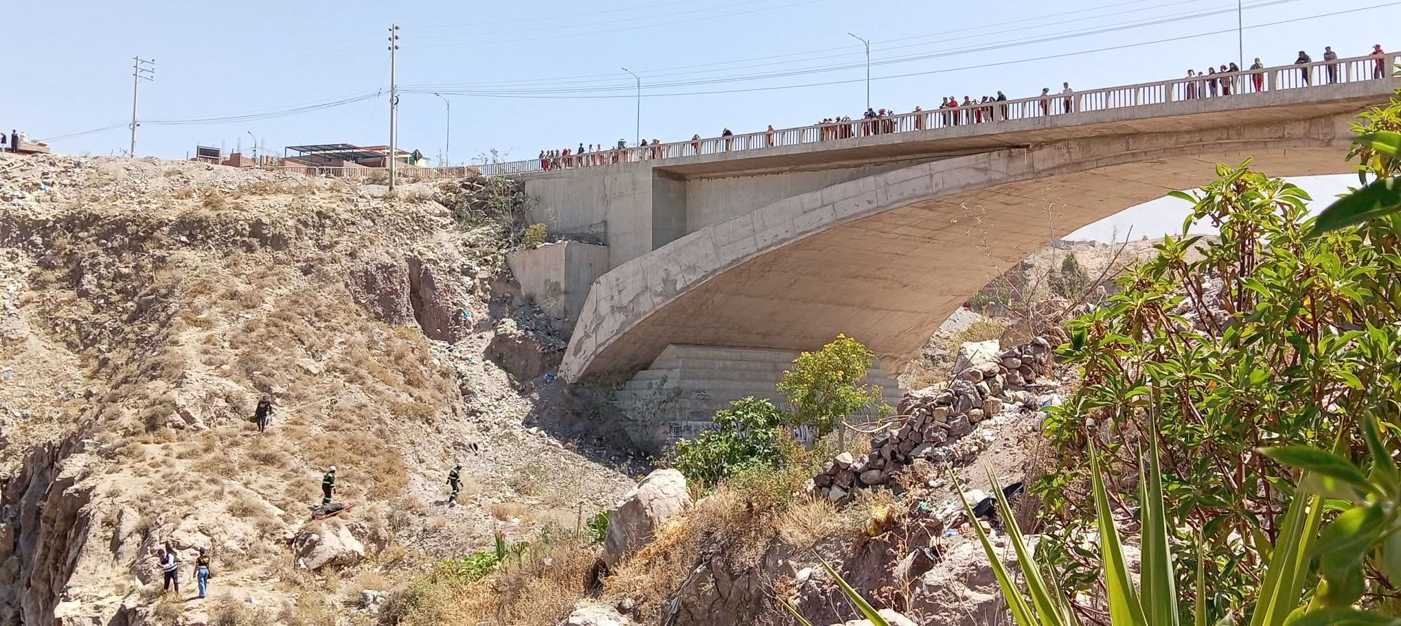 Hallan en barranco cadáver de joven reportado como desaparecido