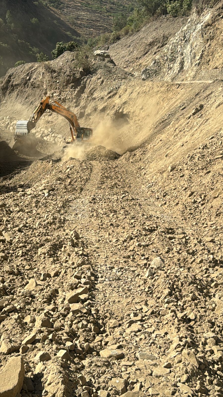 GRA realiza constante limpieza ante deslizamientos en Choco