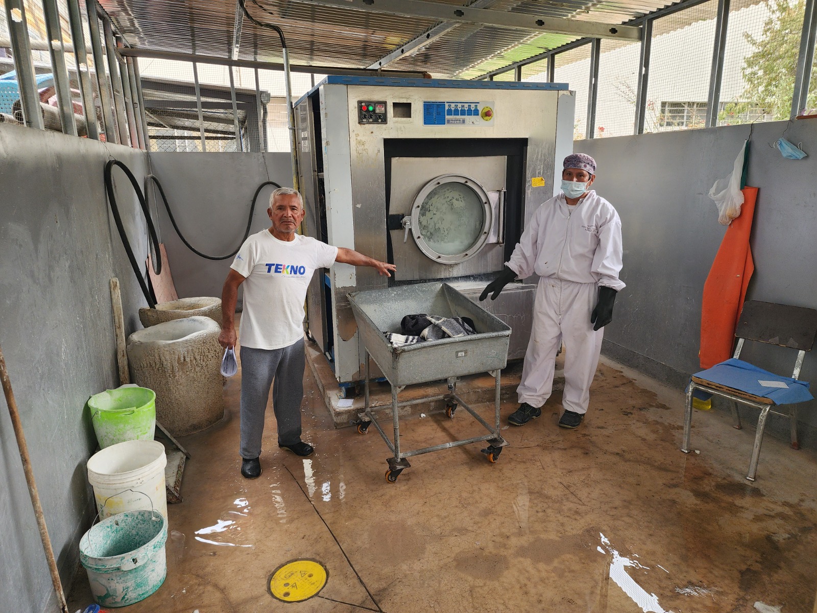 Fallas en lavadoras nuevas dejan al Honorio Delgado operando al 50%.