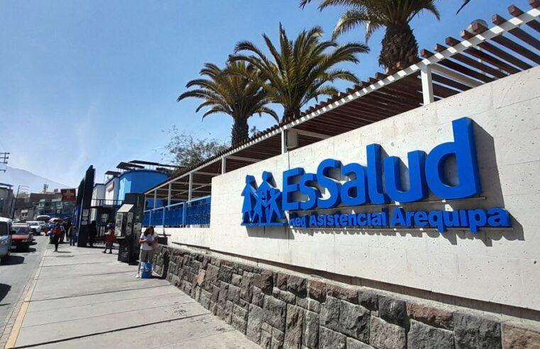 Trabajador pierde la vida luego de caer con retroexcavadora a barranco