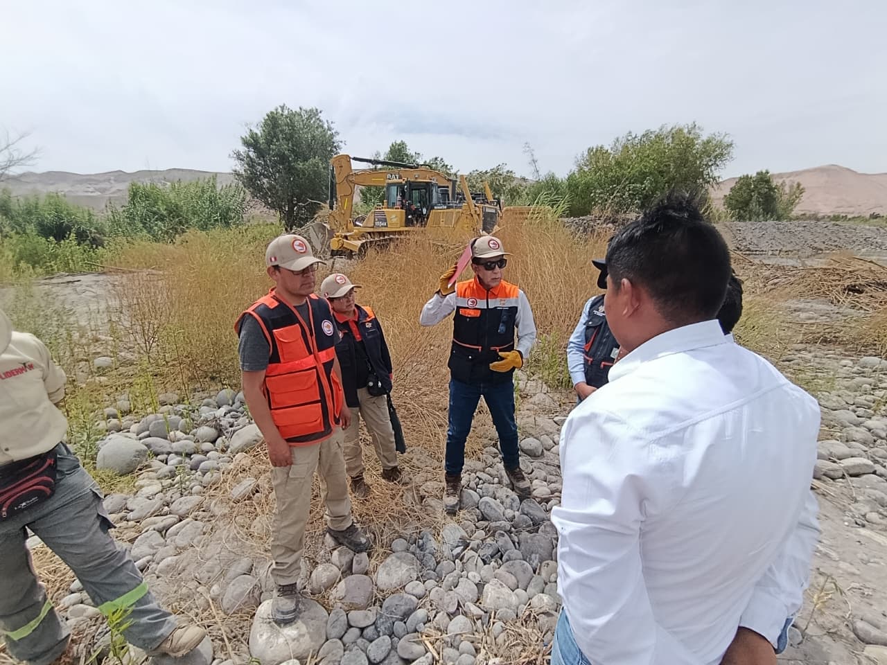 Inspeccionan maquinaria pesada destinada a prevenir desastres por lluvias en Arequipa