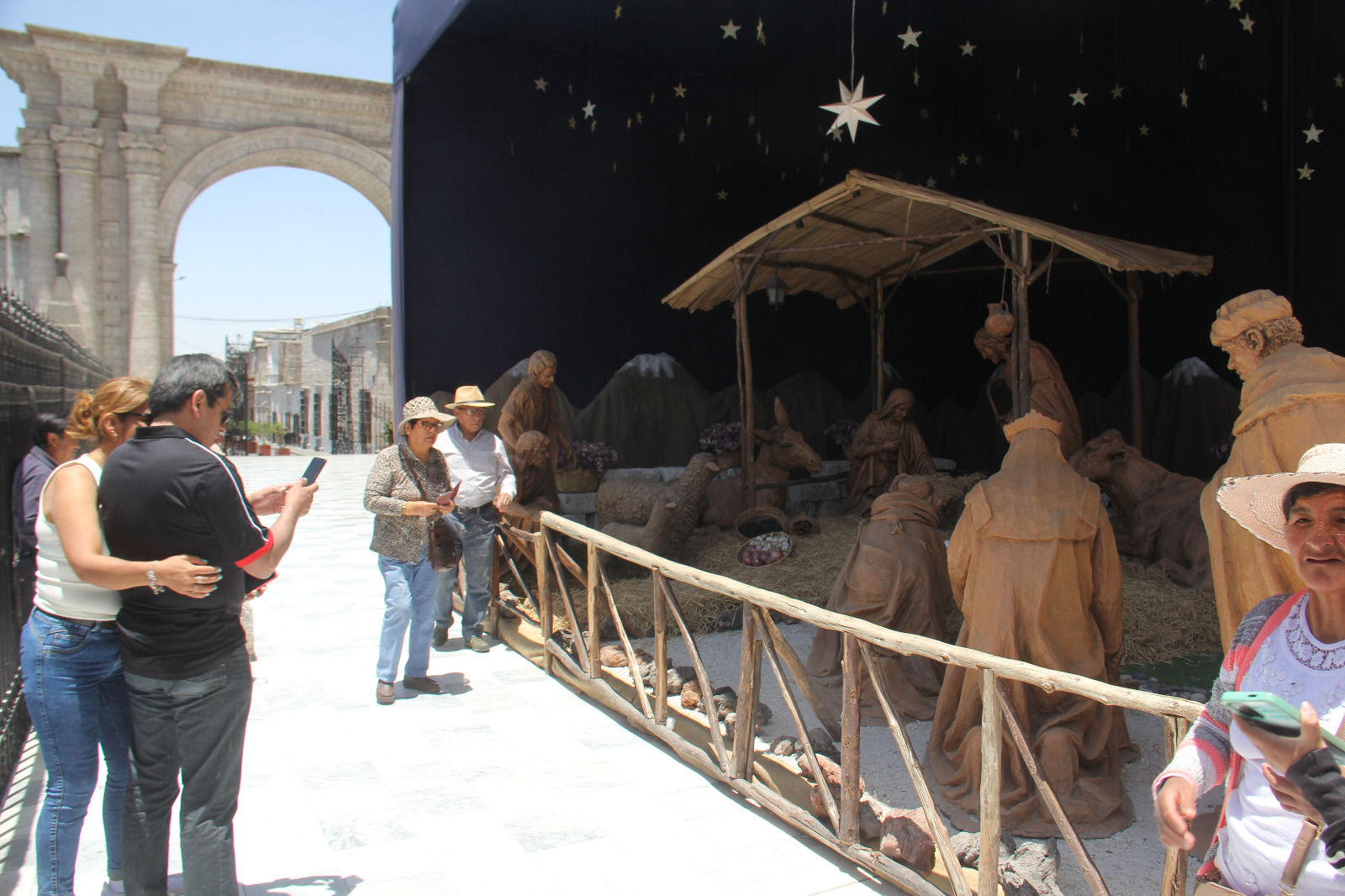 Pesebre de la Basílica Catedral sorprende a turistas por su belleza y simbolismo