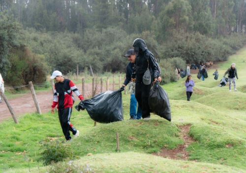 Retiran más de una tonelada en residuos de parque de Sacsayhuamán