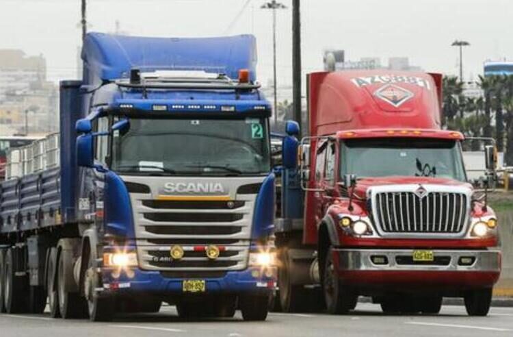 PARO DE MINEROS. Transportistas comienzan a desistir de traer frutas al sur