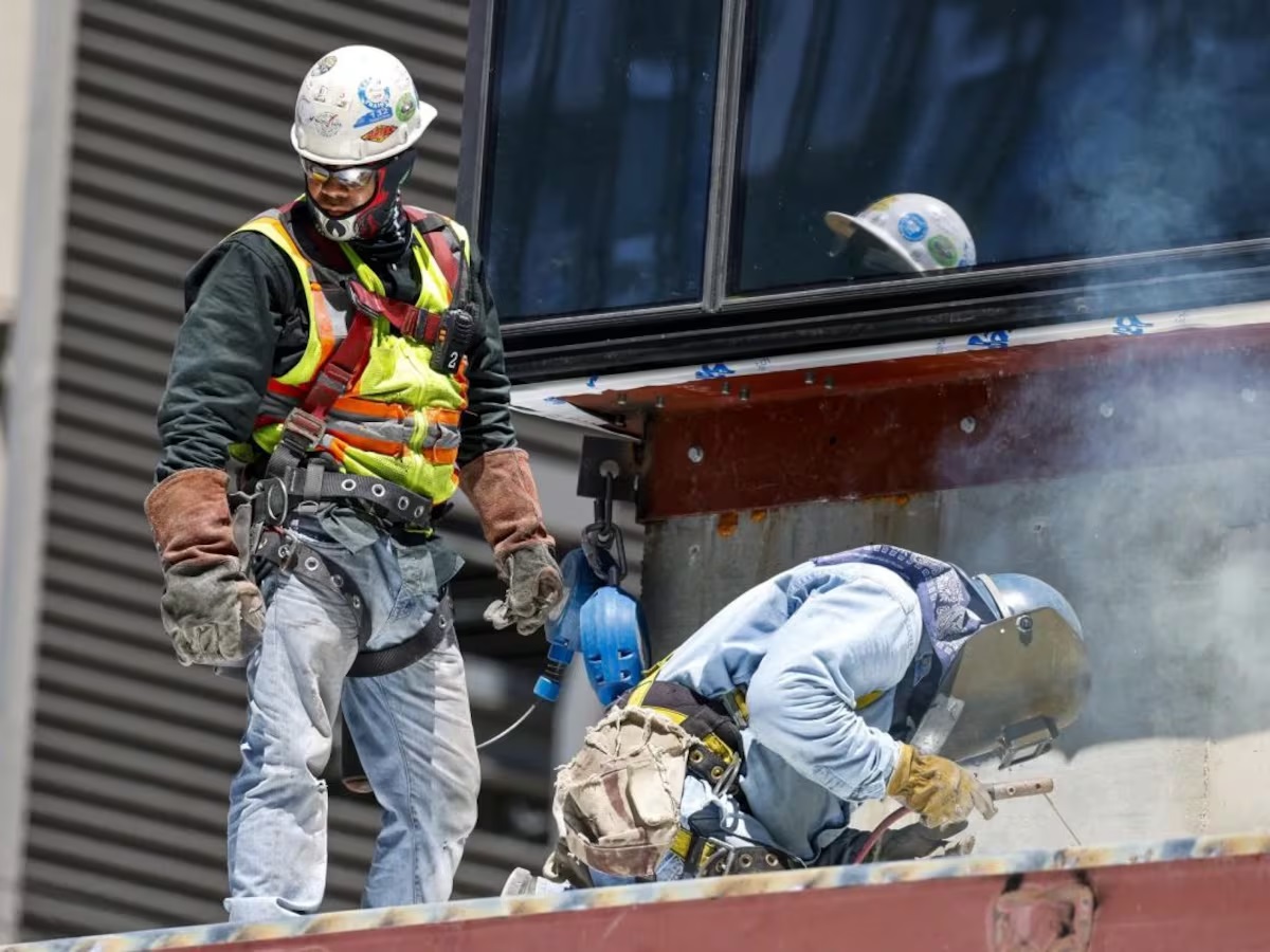 Estados Unidos reduce a 18 meses permisos laborales para migrantes