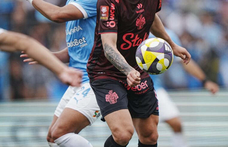 DT Juan Reynoso se rodea con futbolistas de su total confianza