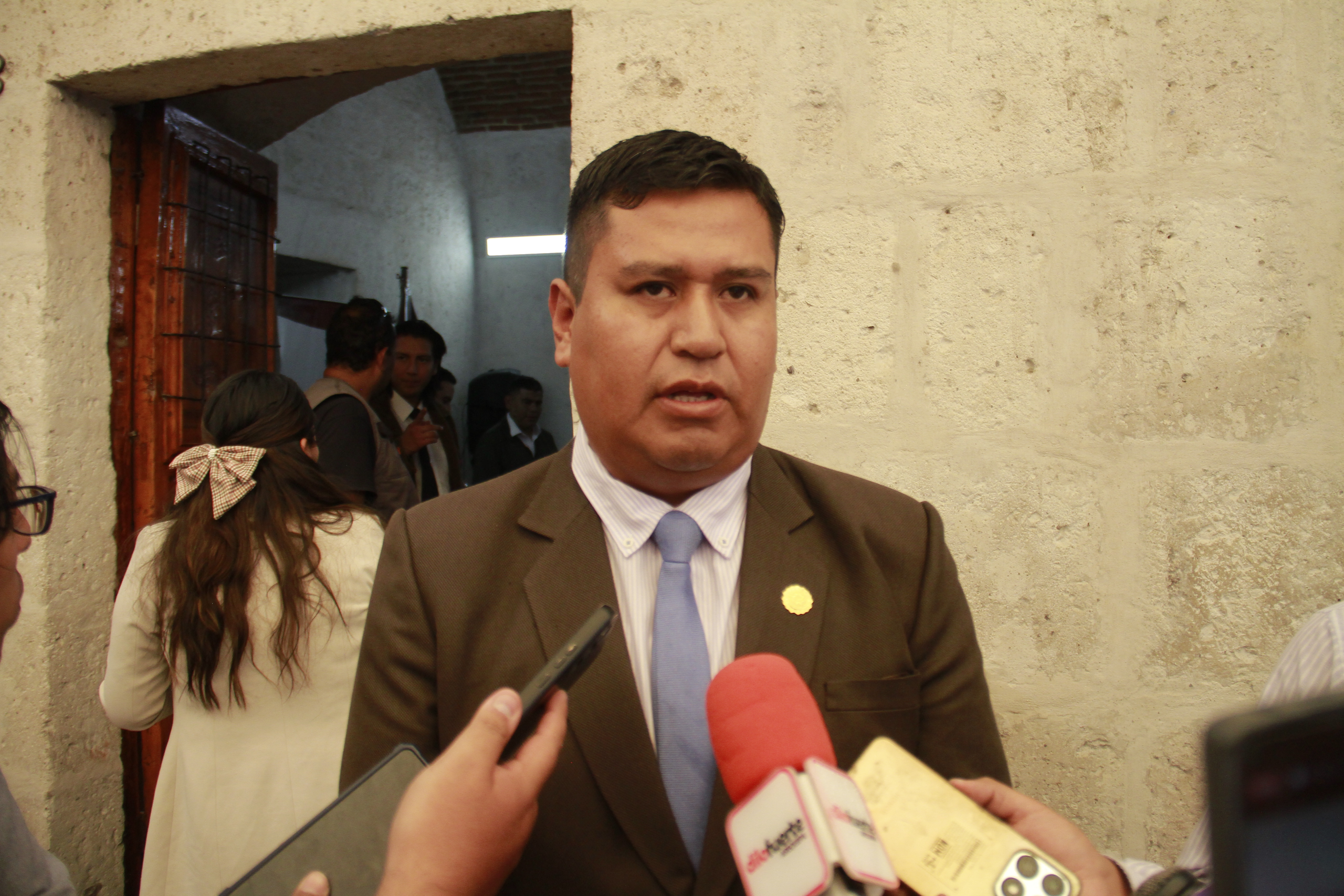 Autodema mantiene a funcionario que incumpliría perfil profesional para ocupar cargo