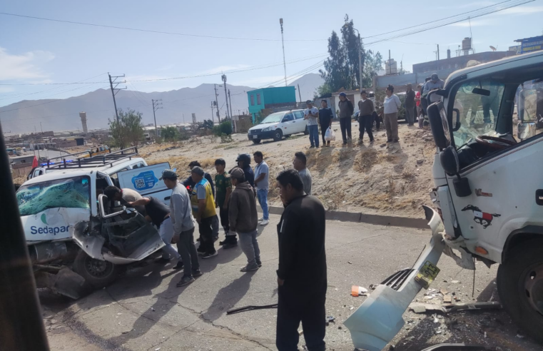 Trabajadores de Sedapar quedan heridos tras accidente automovilístico