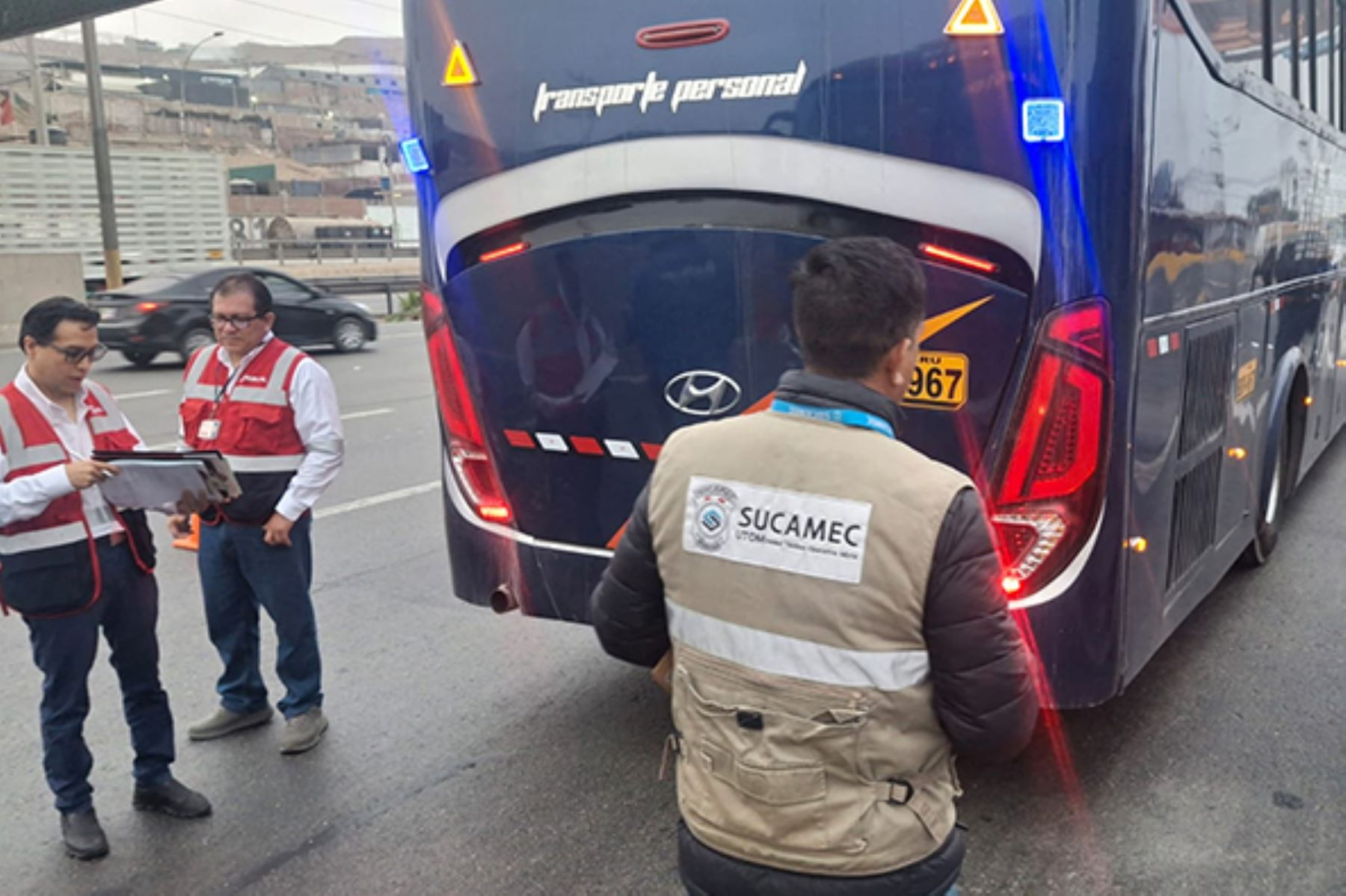 Inspeccionan buses para garantizar seguridad y controlar pirotécnicos