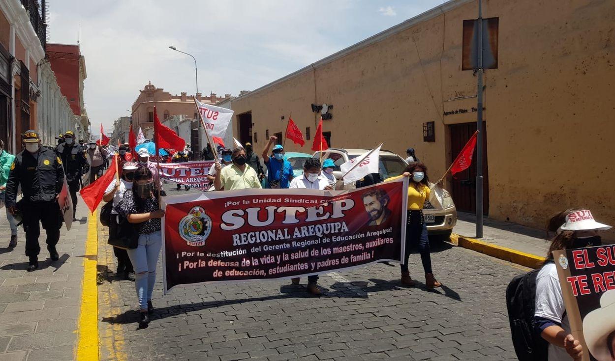 Docentes anuncian paralización por incumplimiento de convenio colectivo