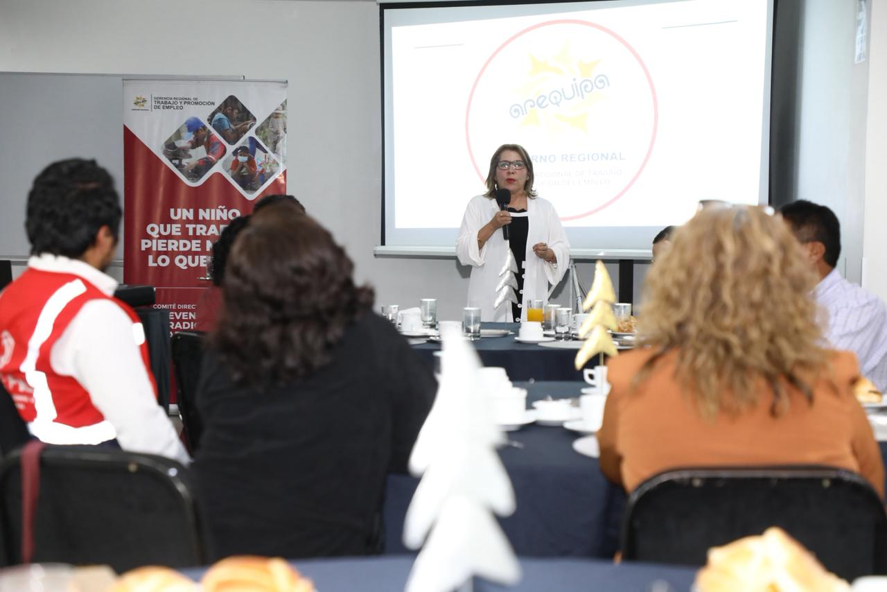 Impulsan desarrollo productivo y la protección laboral de adolescentes