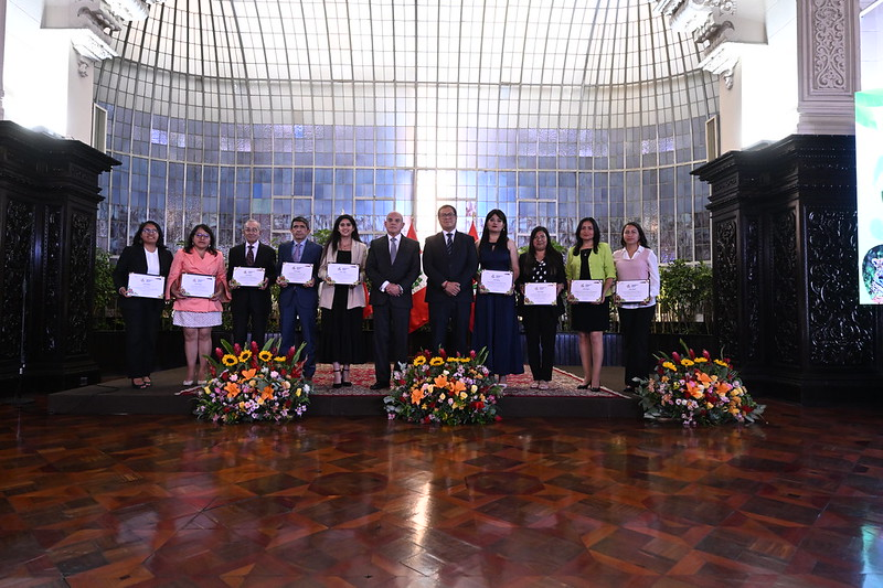 Caja Arequipa recibe doble reconocimiento “RENAVOL” 2025 y el Premio Ambiental