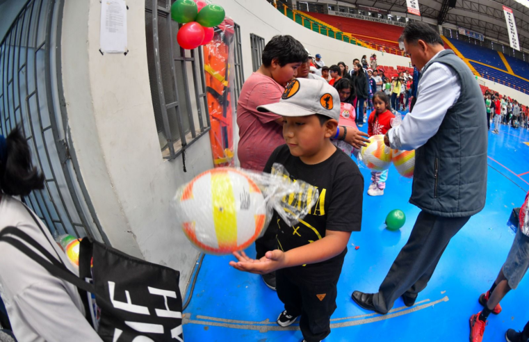 Agasajo navideño llevó alegría a 1500 niños del Cercado