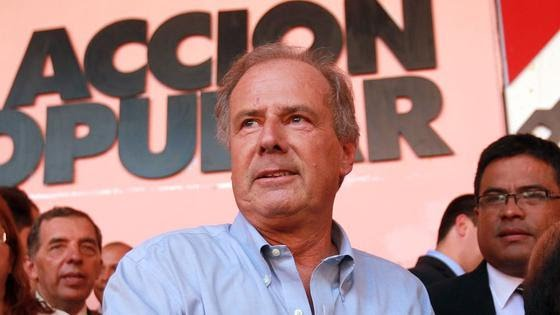 AP oficializa expulsión de Barnechea y anuncia renovación tras crisis interna