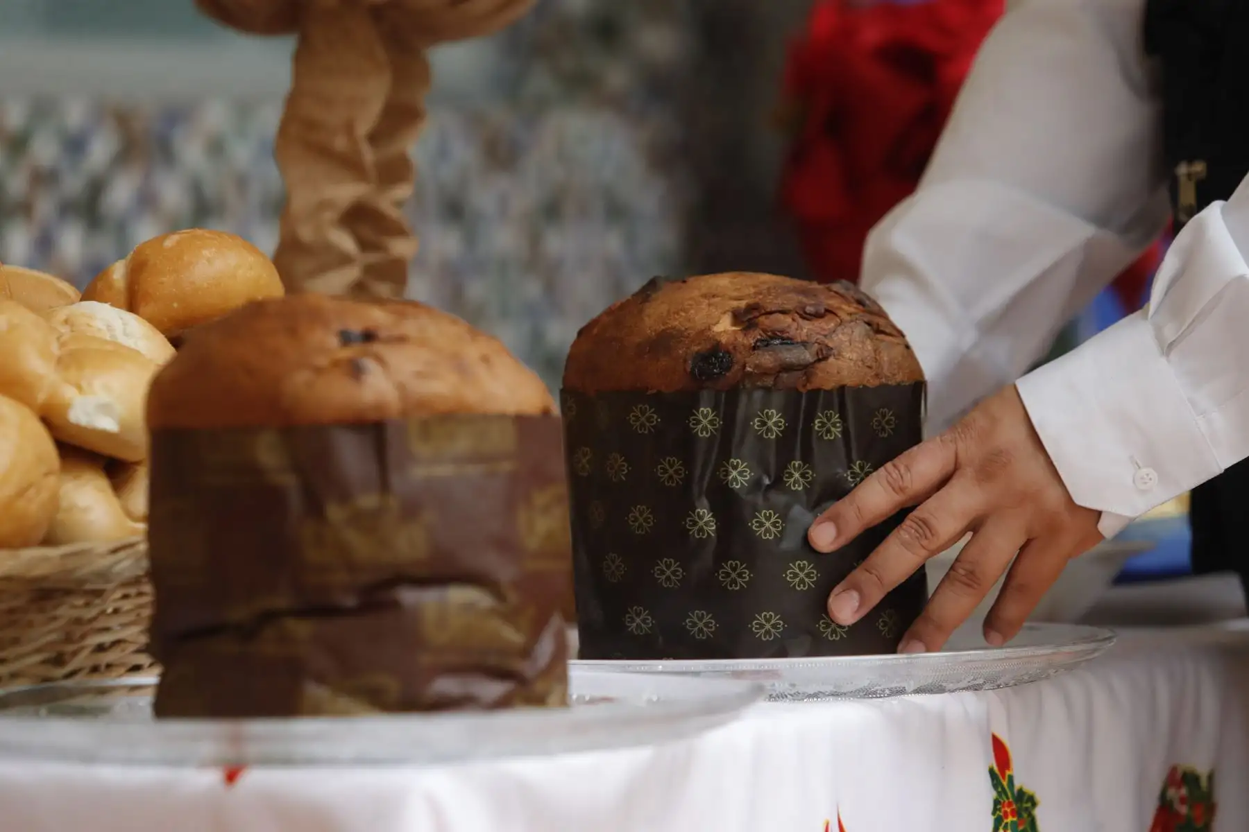 Tradicional chocolate con panetón para todos los gustos y precios
