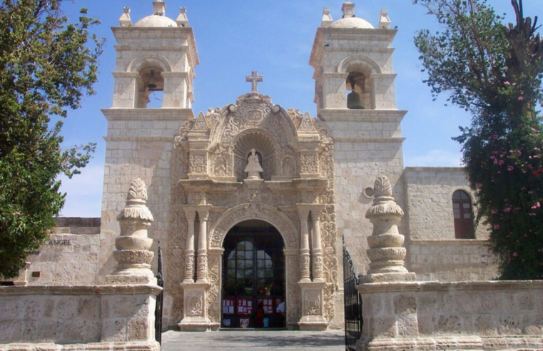 La corona de la Virgen de Cayma