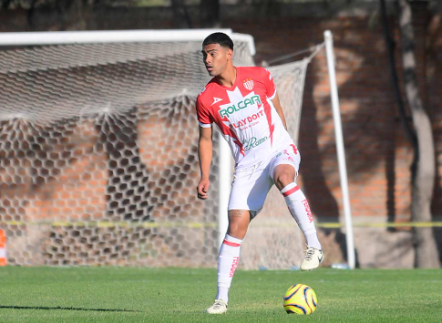 El mexicano Jesús Alcántar llega a pedido de Juan Reynoso