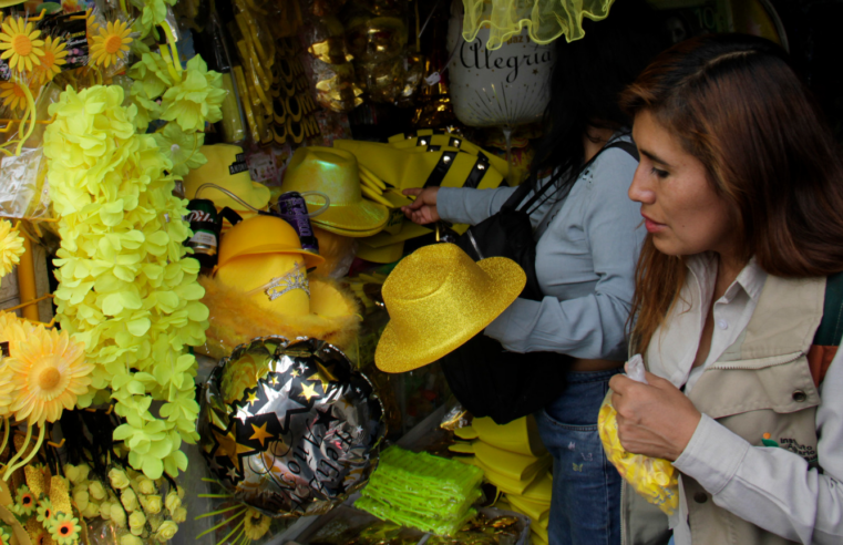 Prendas amarillas se venden como “pan caliente” en Arequipa