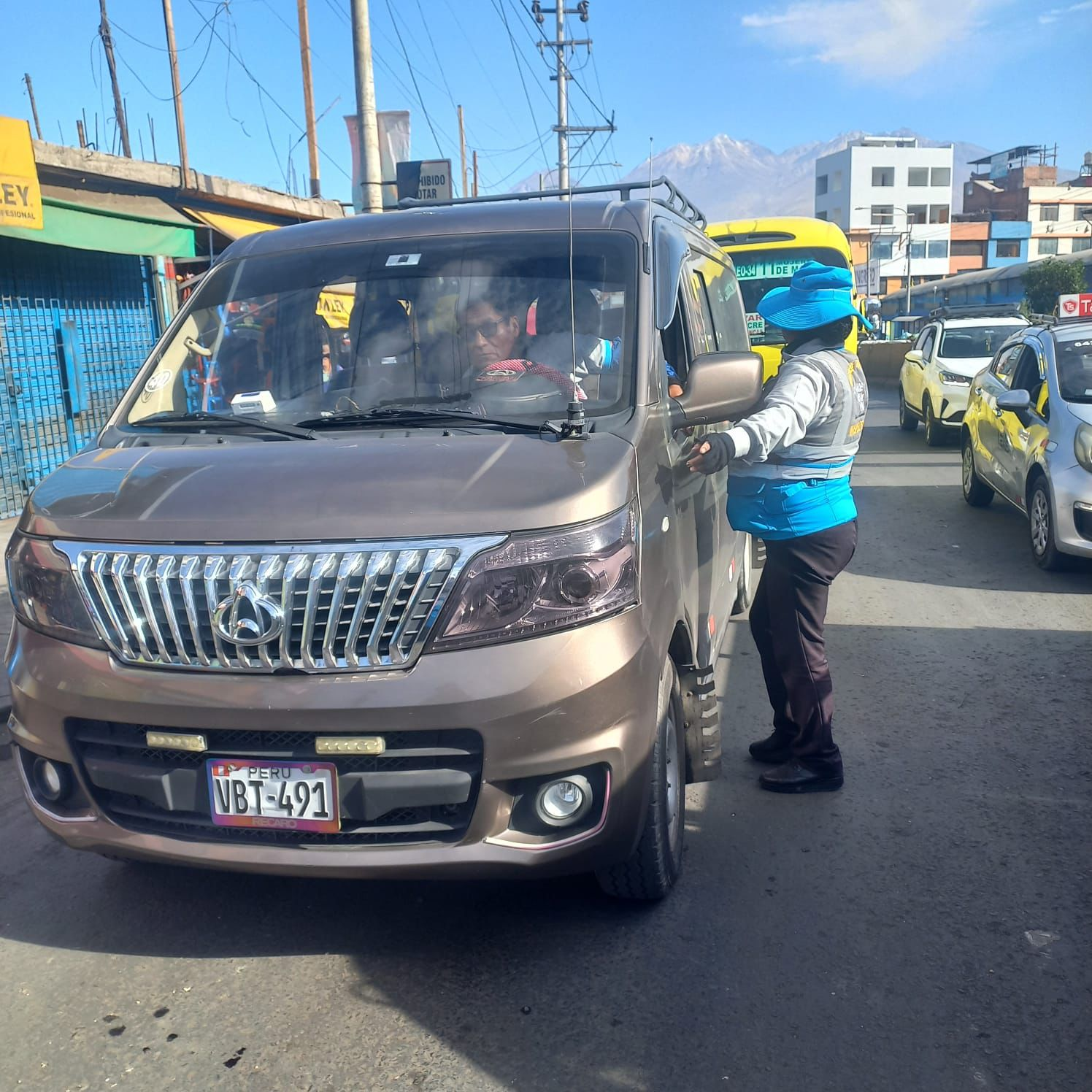 Operativos de fiscalización permiten internamiento de 4 “loncheritas” y 200 vehículos