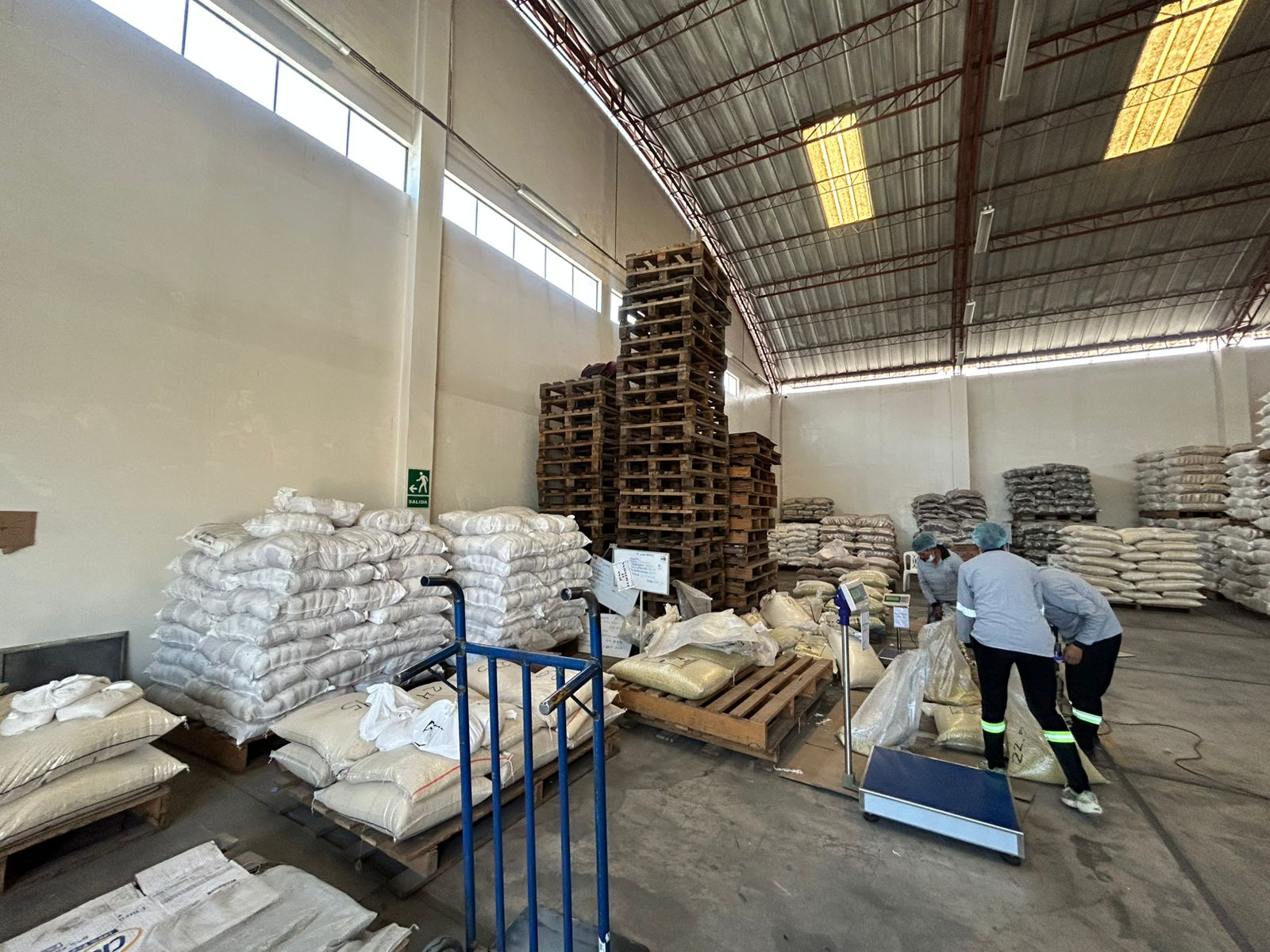 MPA garantiza alimentos para ollascomunes y comedores durante el 2026