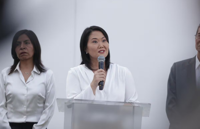 Keiko Fujimori logra inscripción oficial de su plancha presidencial