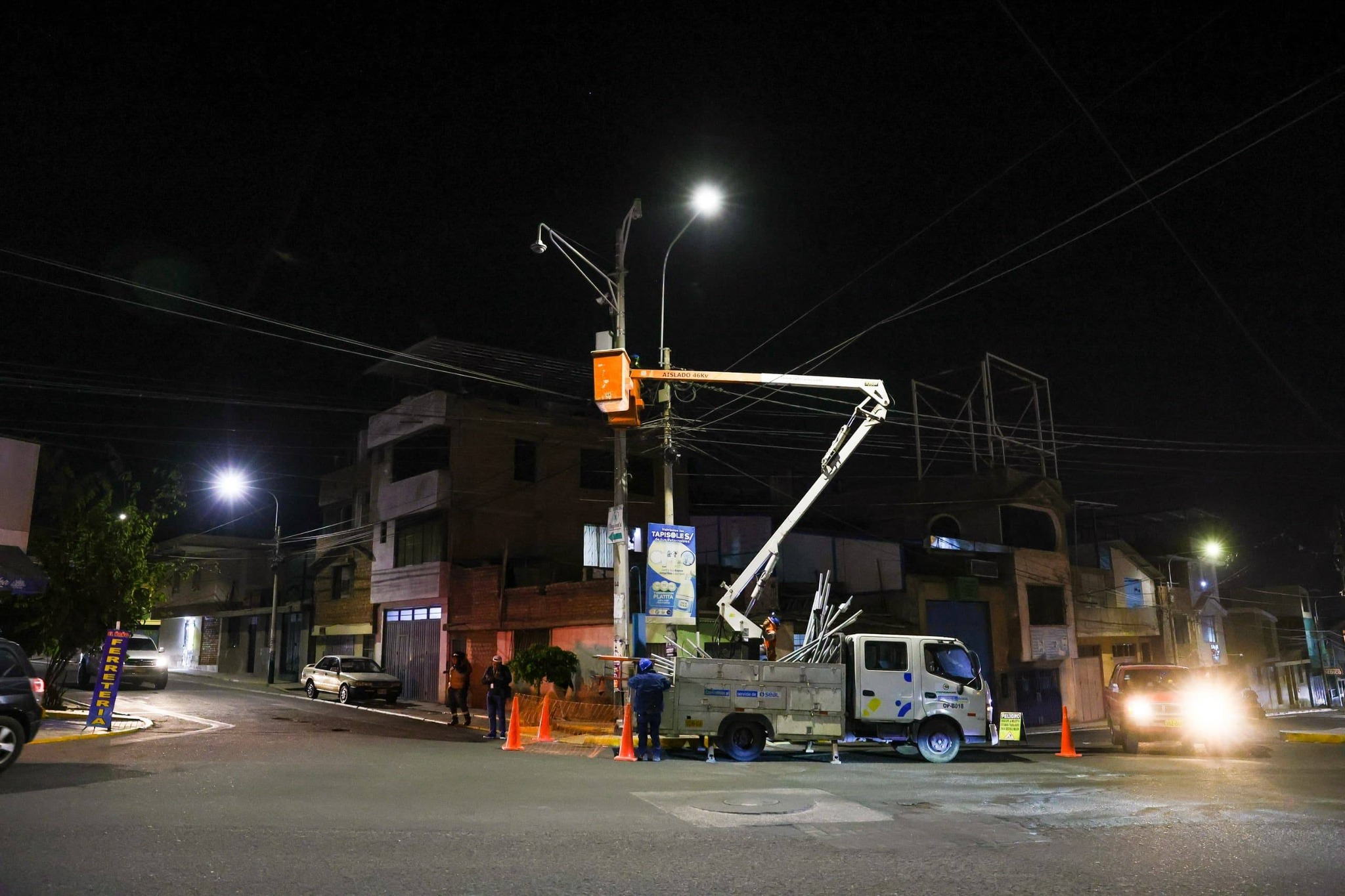 Recomiendan evitar el uso de pirotécnicos para prevenir afectaciones al servicio eléctrico