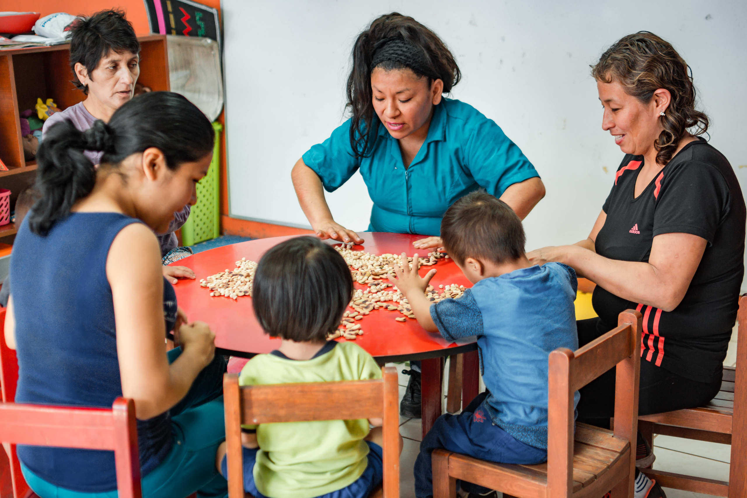 Minedu transfiere fondos para aumento salarial docente en regiones