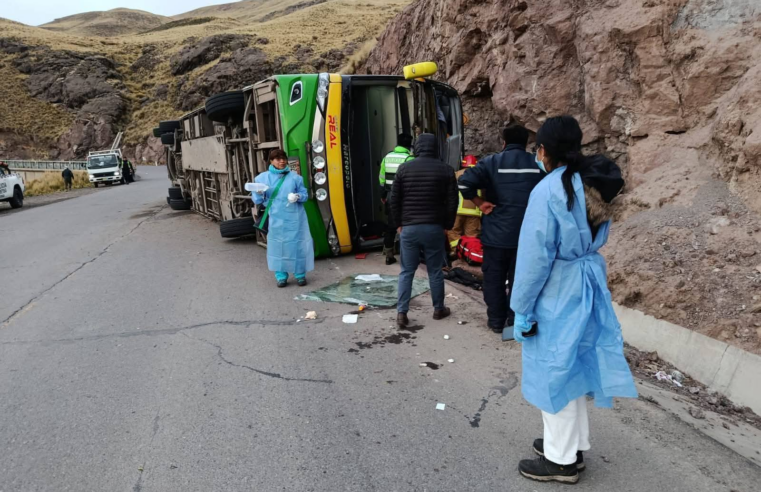 Accidente en vía Arequipa-Cusco deja siete muertos y más de 30 heridos