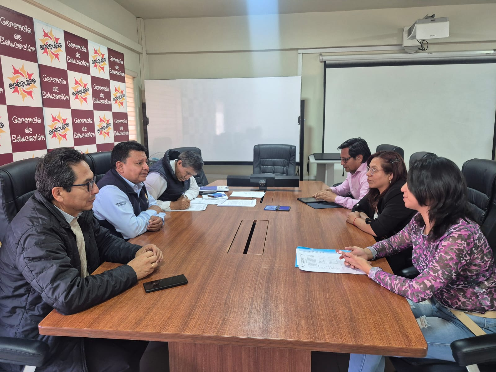 GRA realiza adjudicación de plazas para instituos públicos